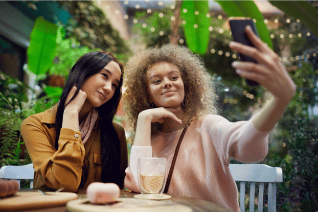 How to entice millennials to your restaurant - SPARK
